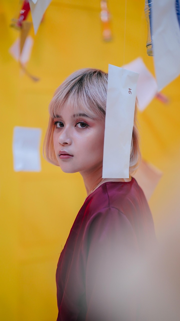 Seasonal Must-Haves in Street Style Fashion