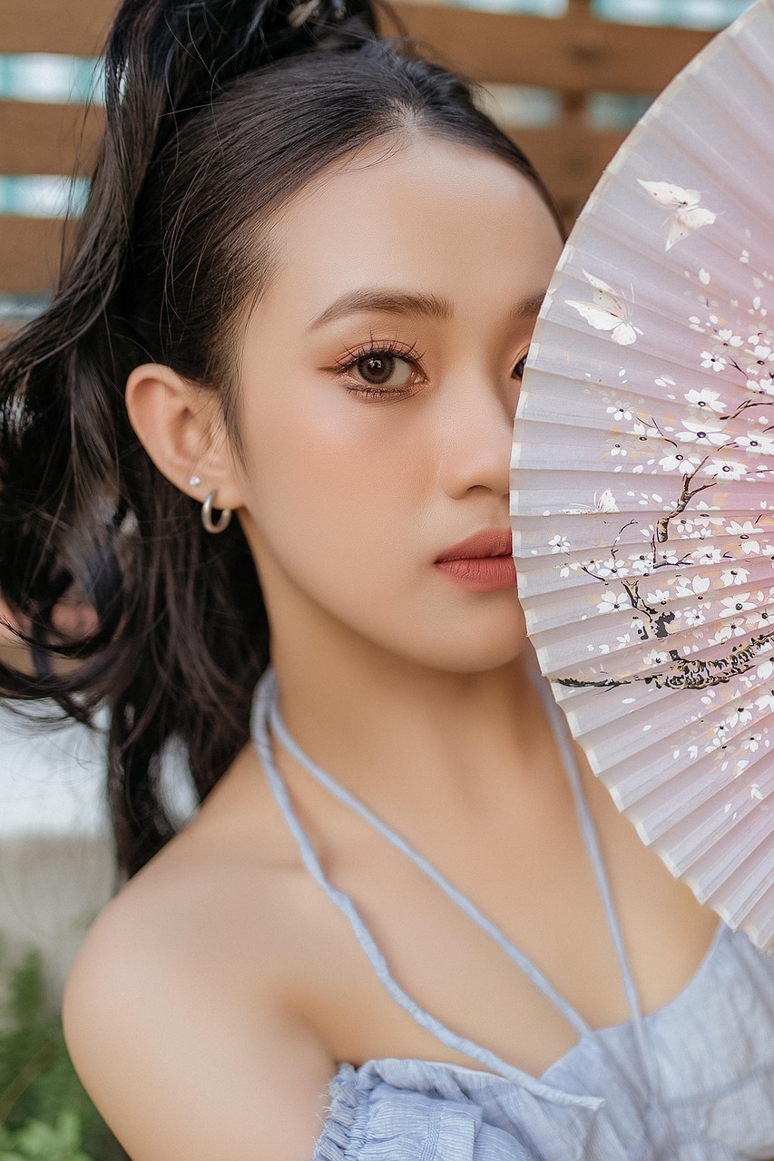 Master the Art of Simplicity with These Minimalist Accessories Tips